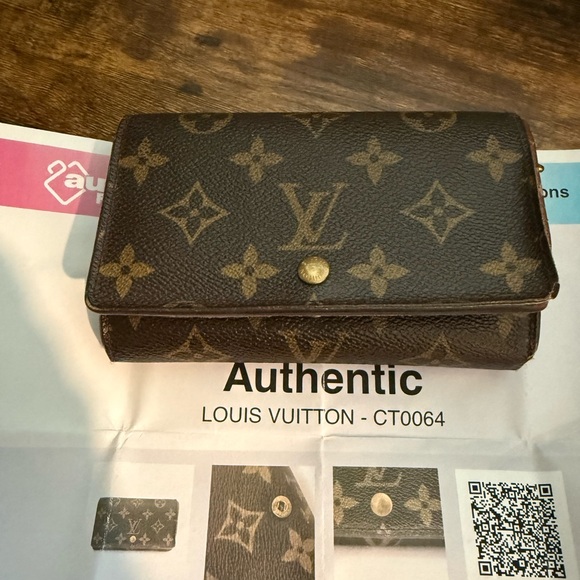 Louis Vuitton Handbags - Louis Vuitton Brown and Tan Monogram wallet